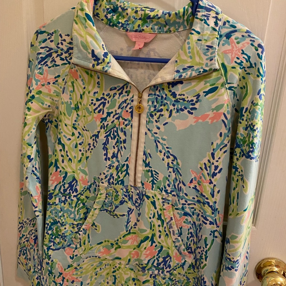 Lilly Pulitzer pullover size XS